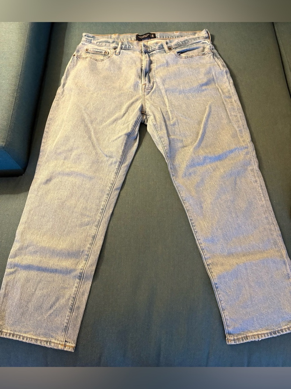 Abercrombie & Fitch Athletic Loose Light Wash Jeans 36x30